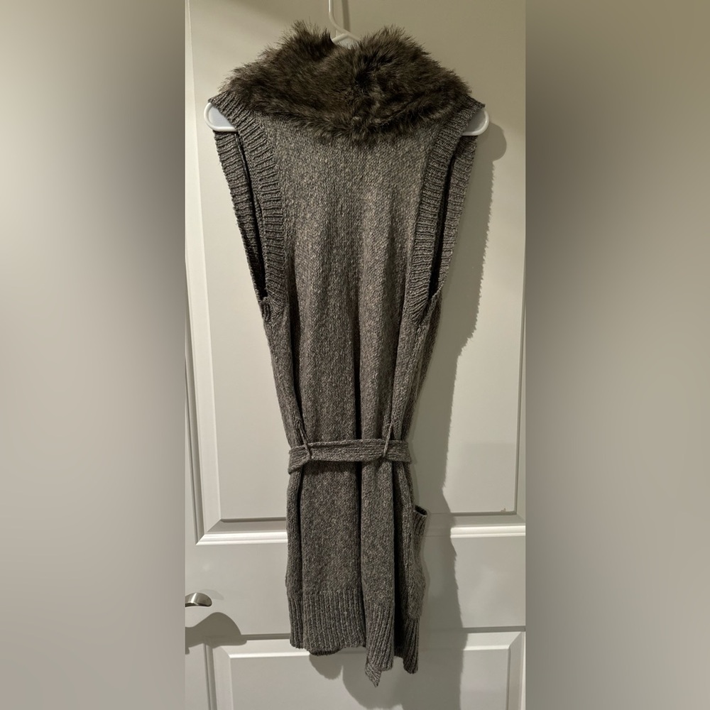 DKNY Faux Fur Collar Cardigan Knit Vest - Picture 2 of 6